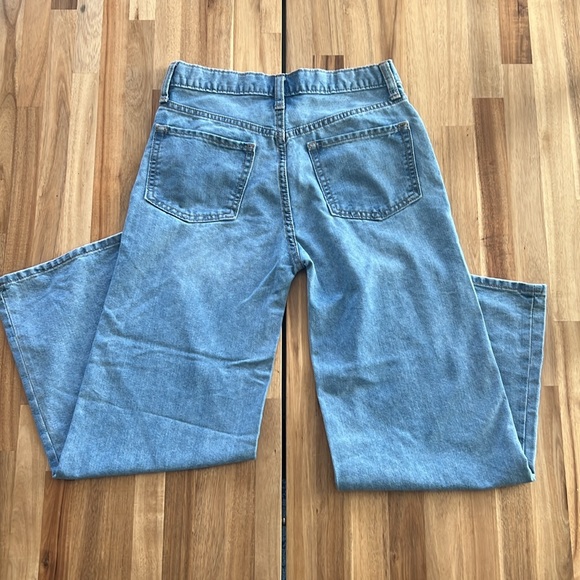 New, never worn, Old Navy High-Waisted Baggy Wide-Leg Jeans for Girls size 14. - Picture 12 of 15